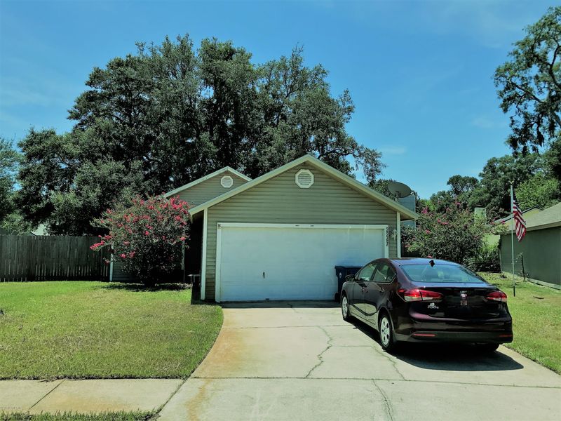 2247 Destine Ln, Jacksonville, FL 32233