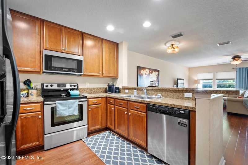 225 E Pisa Pl, St Augustine, FL 32084