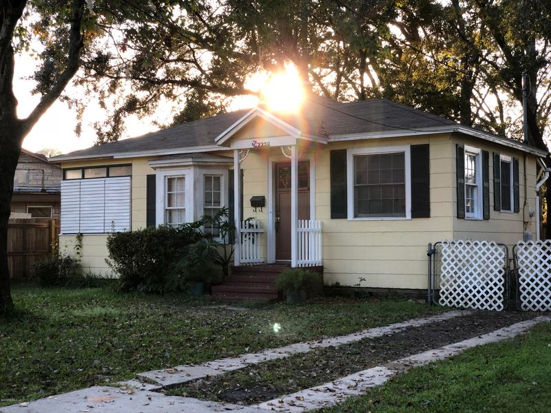 2250 Home Park Cir W, Jacksonville, FL 32207