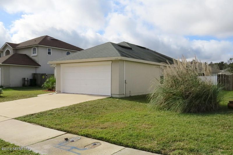 226 Dover Bluff Dr, Orange Park, FL 32073