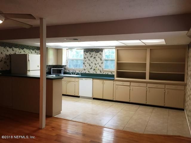 228 Hollywood Forest Dr, Orange Park, FL 32003