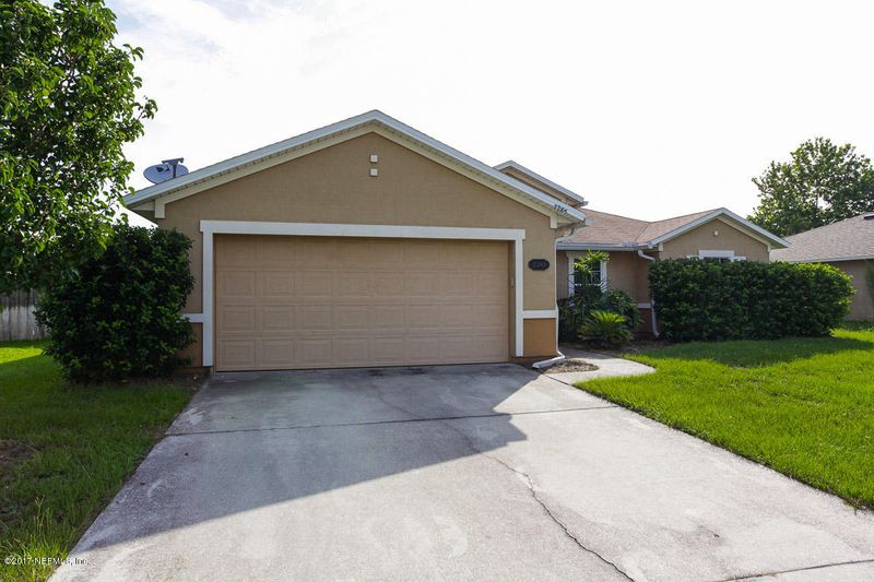2285 Brian Lakes Dr, Jacksonville, FL 32221