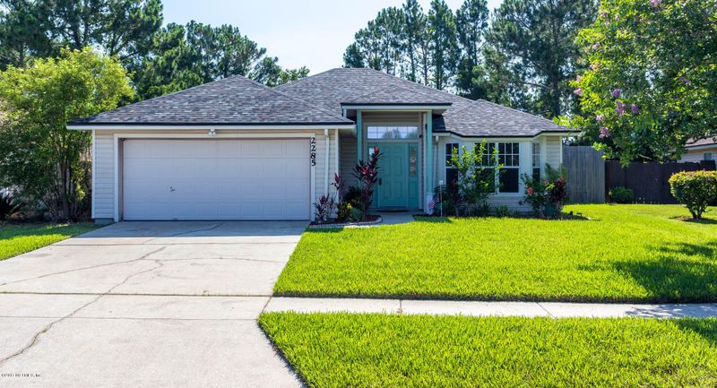2285 Luana Dr E, Jacksonville, FL 32246