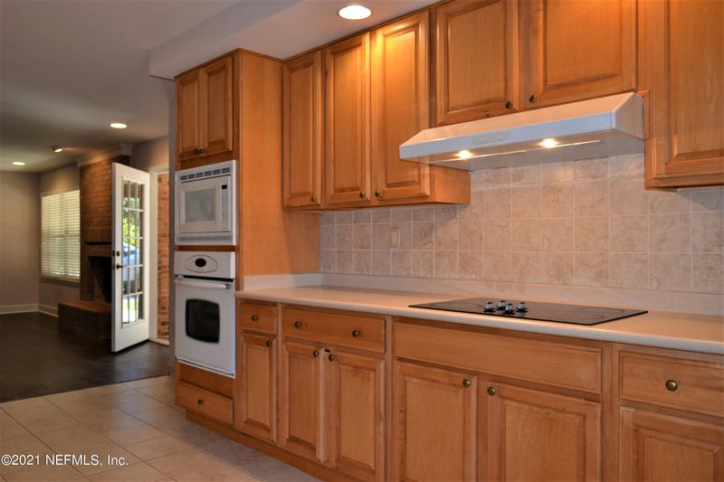 2292 Stafford Dr, Orange Park, FL 32073