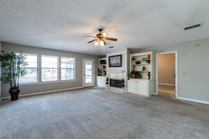 23 Fox Valley Dr, Orange Park, FL 32073