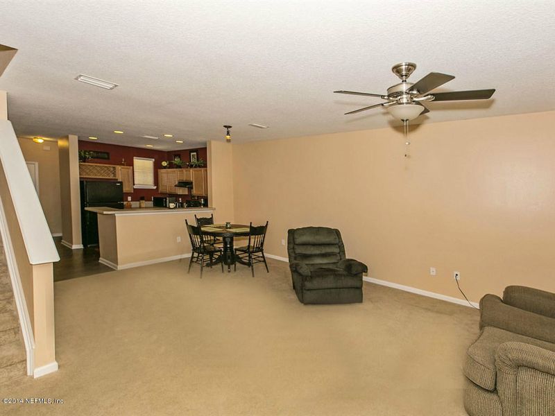 2302 Red Moon Dr, Jacksonville, FL 32216