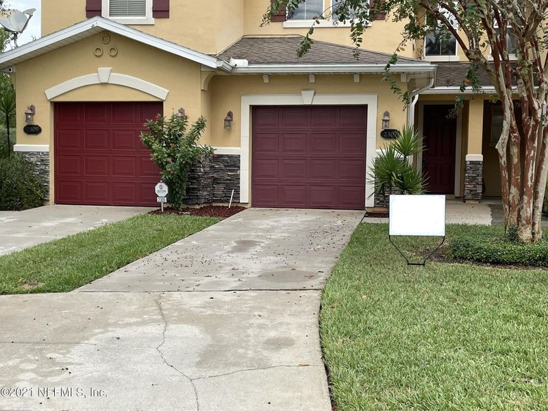2307 Red Moon Dr, Jacksonville, FL 32216