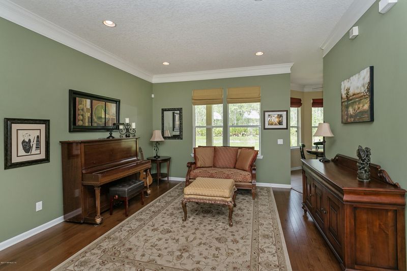 231 Holland Dr, St Augustine, FL 32095