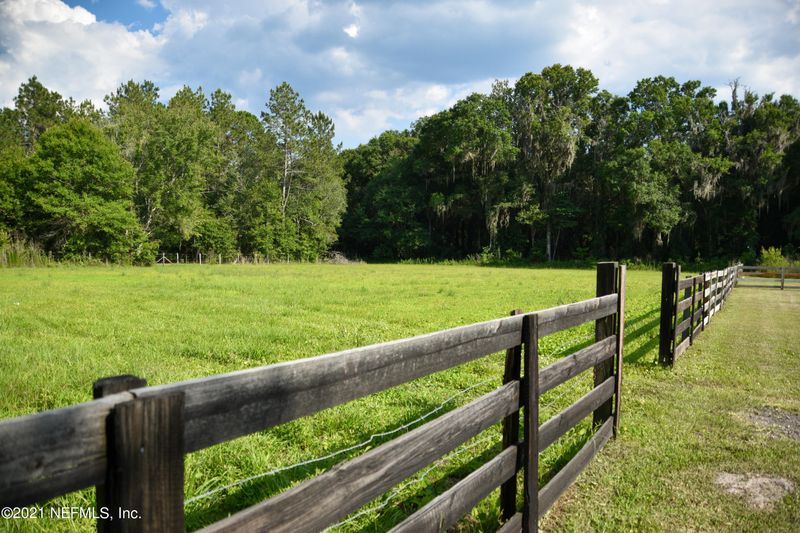 23151 NW 33rd Pl, Lawtey, FL 32058