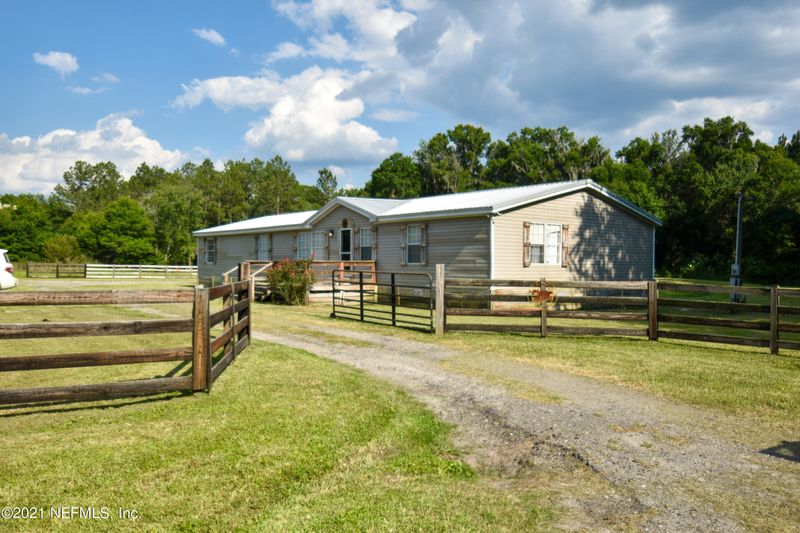 23151 NW 33rd Pl, Lawtey, FL 32058