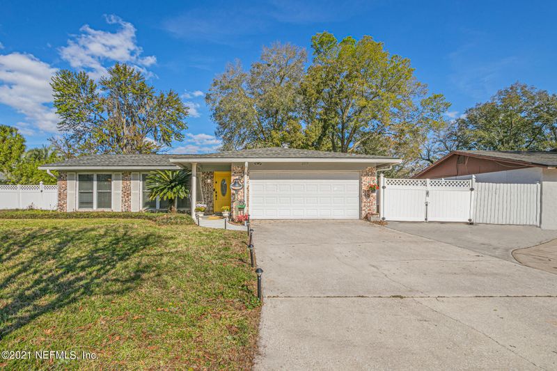 2319 Oakdale Dr E, Orange Park, FL 32073