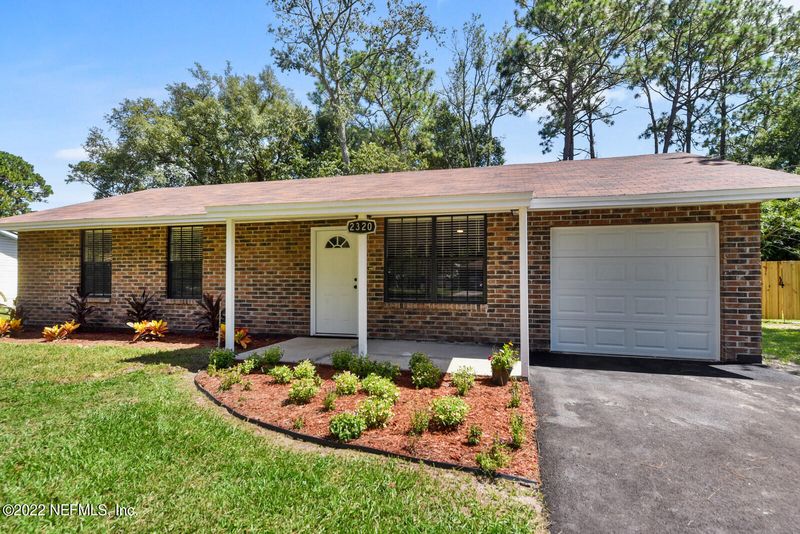 2320 N Leonardo Ln, Jacksonville, FL 32218