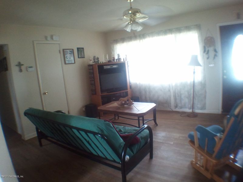 2323 Ardmore Ct, Jacksonville, FL 32211