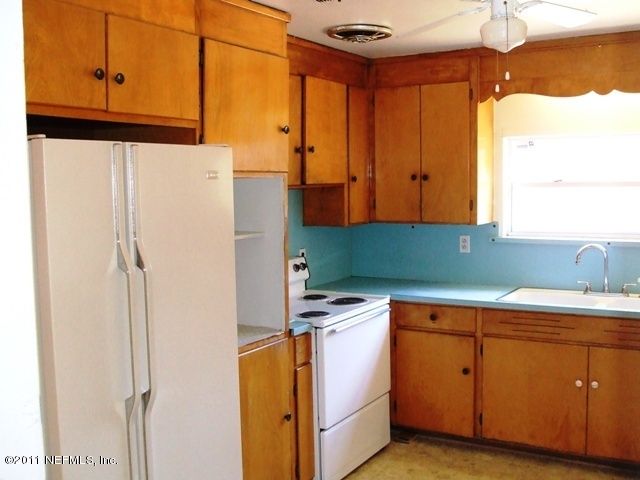 2323 Chaffee Rd S, Jacksonville, FL 32221