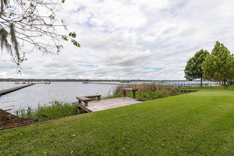 2323 Lakeshore Dr N, Fleming Island, FL 32003
