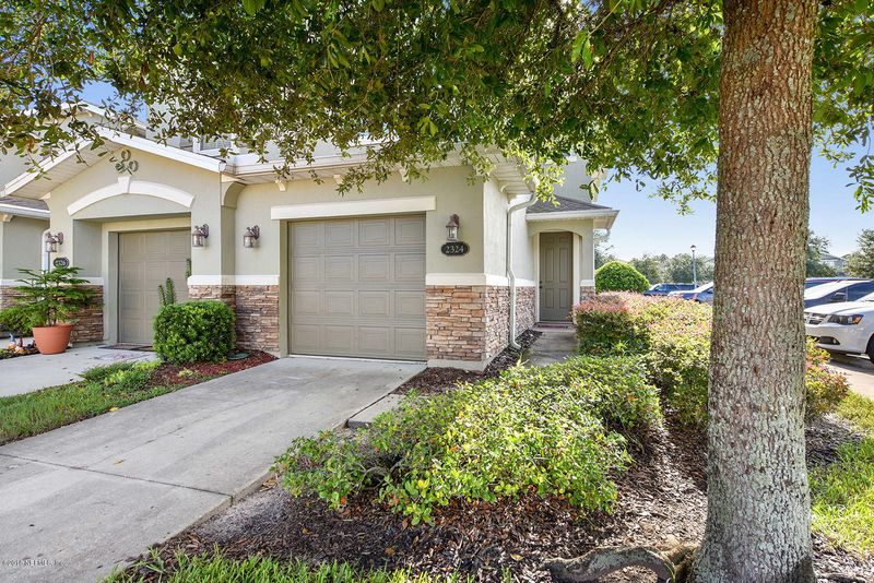 2324 Red Moon Dr, Jacksonville, FL 32216