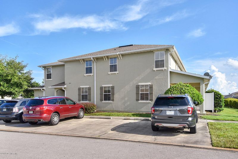 2324 Red Moon Dr, Jacksonville, FL 32216
