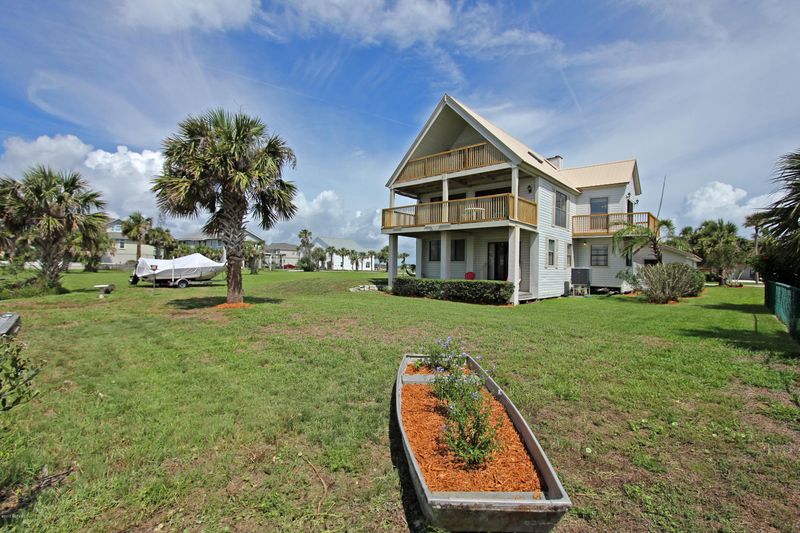 233 Barrataria Dr, St Augustine, FL 32080