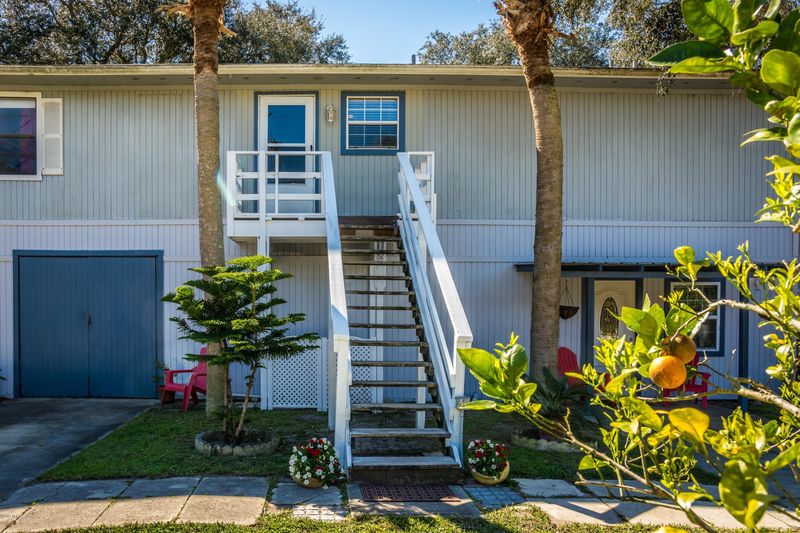 233 Dondanville Rd, St Augustine, FL 32080