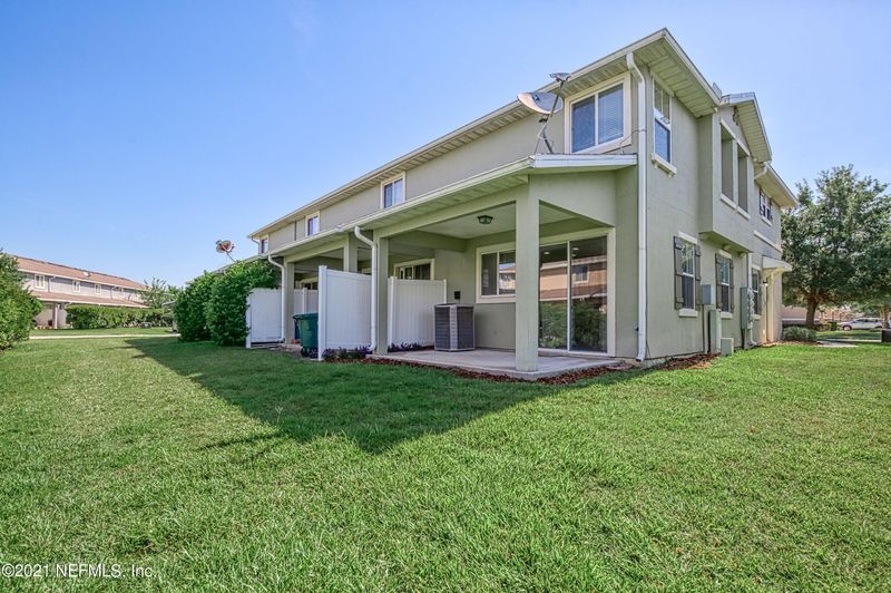 2330 Red Moon Dr, Jacksonville, FL 32216