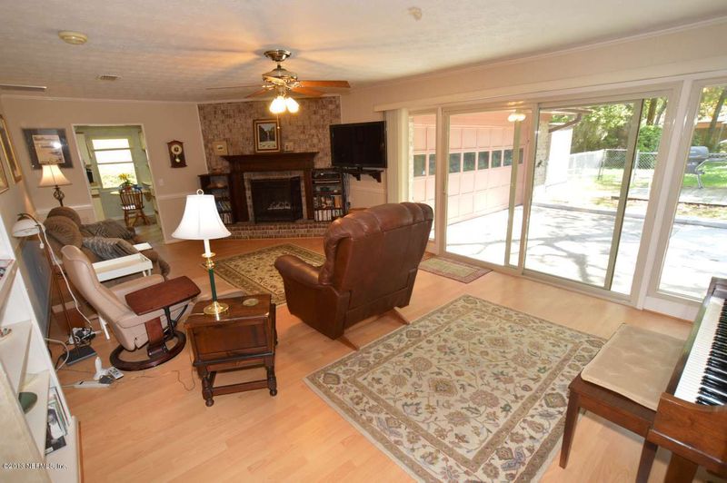 2335 Holly Leaf Ln, Orange Park, FL 32073
