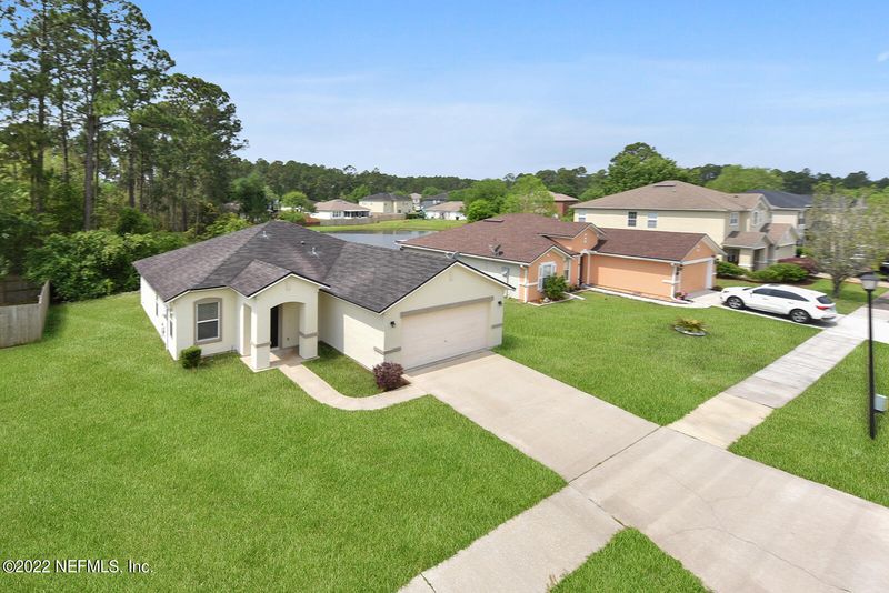 2346 Brian Lakes Dr E, Jacksonville, FL 32221