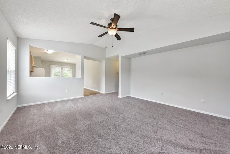2346 Brian Lakes Dr E, Jacksonville, FL 32221