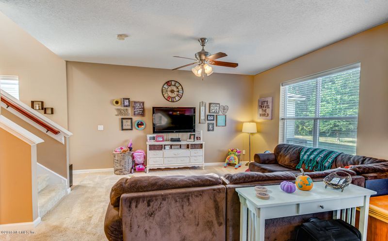2355 Caney Oaks Dr, Jacksonville, FL 32218