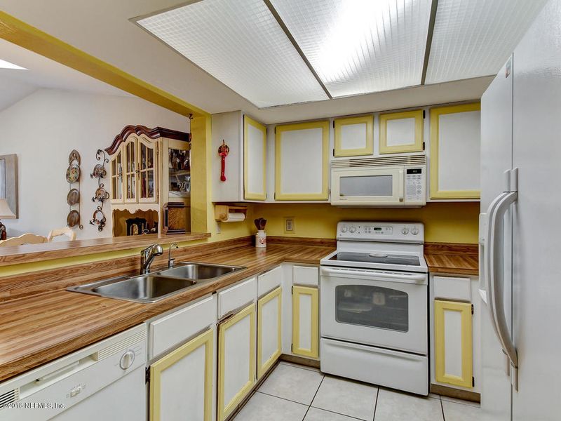 2355 Ironstone Dr E, Jacksonville, FL 32246