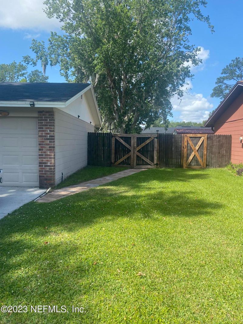 2356 Constitution Dr, Orange Park, FL 32073