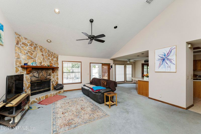 2357 Oak Forest Dr, Jacksonville Beach, FL 32250