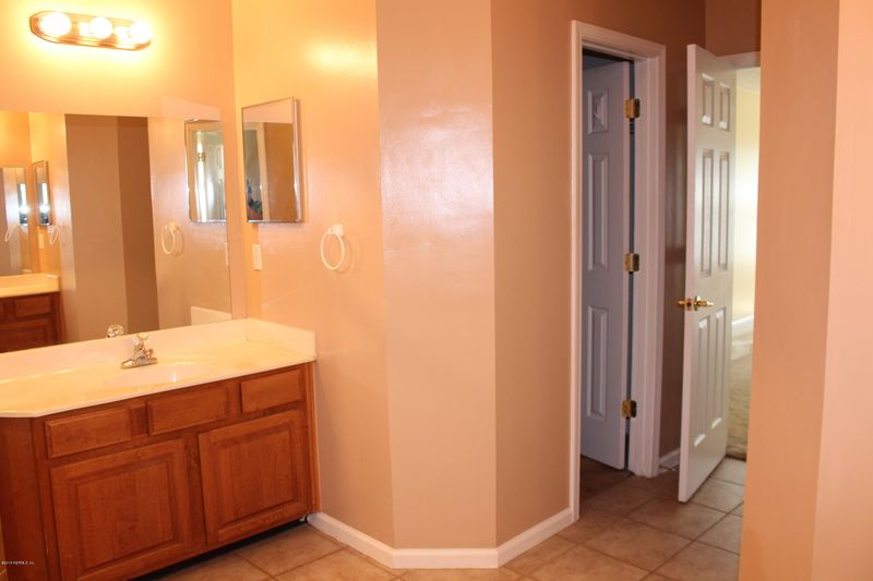 2365 Oak Springs Ct, Jacksonville, FL 32246