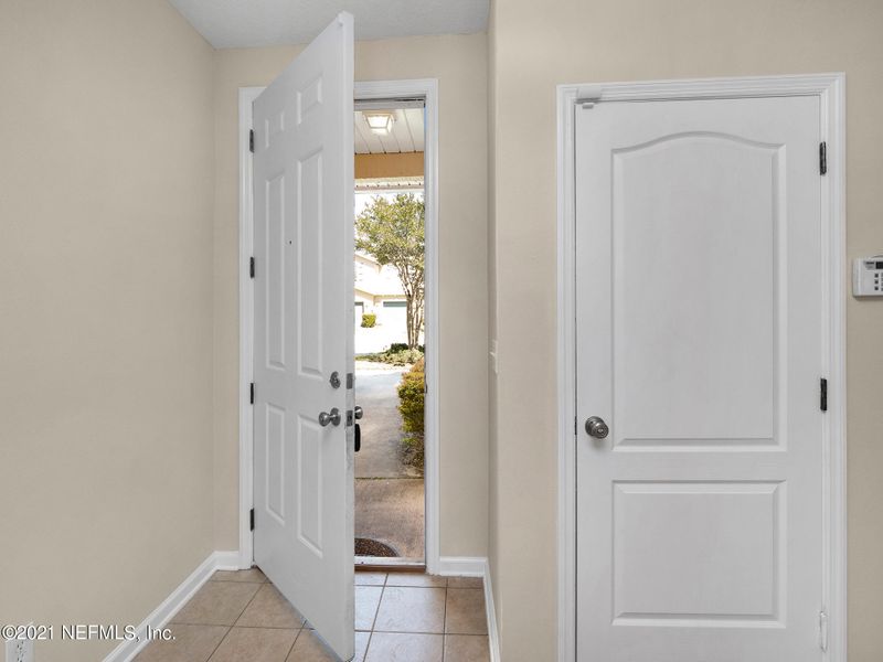 2372 Sunset Bluff Dr, Jacksonville, FL 32216