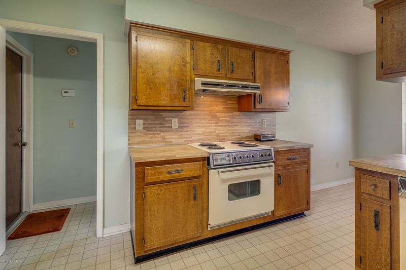 2378 Fernview Dr, Orange Park, FL 32065