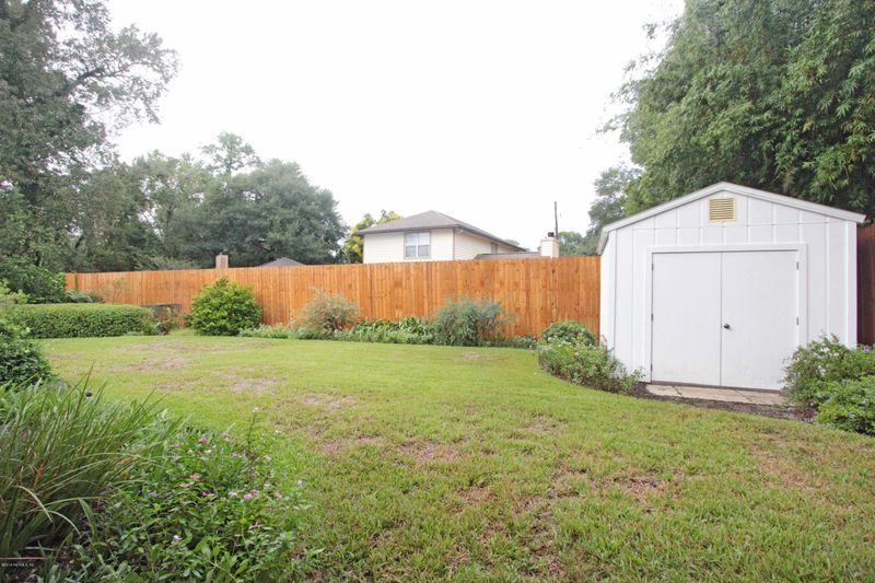 2381 Flo Dr W, Jacksonville, FL 32216