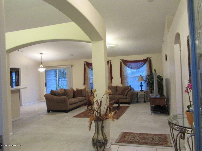 2397 Bentwater Dr, Jacksonville, FL 32246
