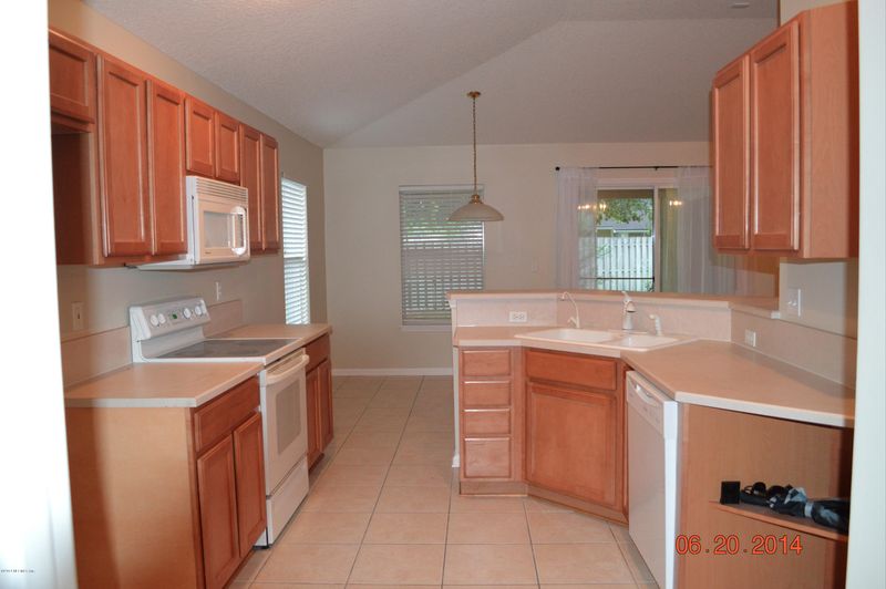 240 Hawthorn Hedge Ln, Jacksonville, FL 32259