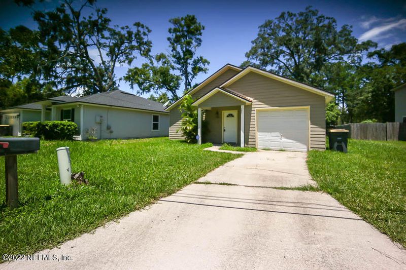 2401 Jerusalem St, Jacksonville, FL 32207