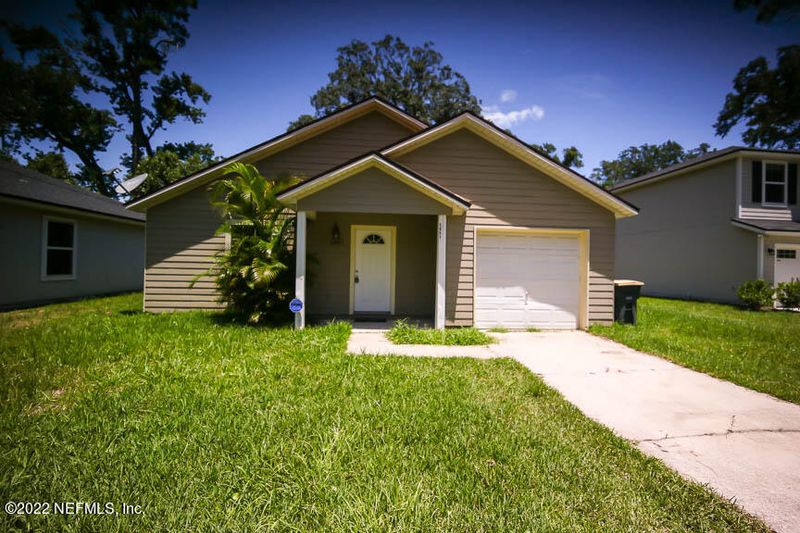 2401 Jerusalem St, Jacksonville, FL 32207