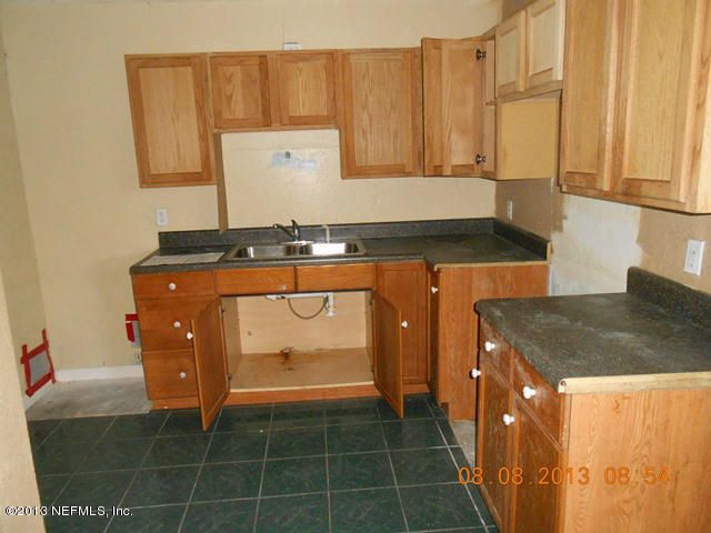 241 Mercury Dr, Orange Park, FL 32073