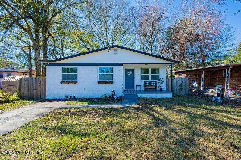 2412 Automobile Dr, Jacksonville, FL 32209