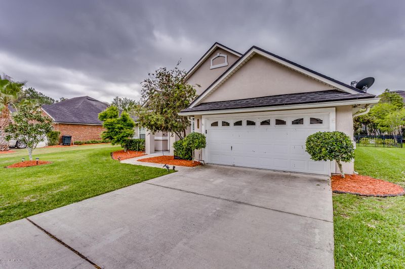 2414 Southern Links Dr, Orange Park, FL 32003