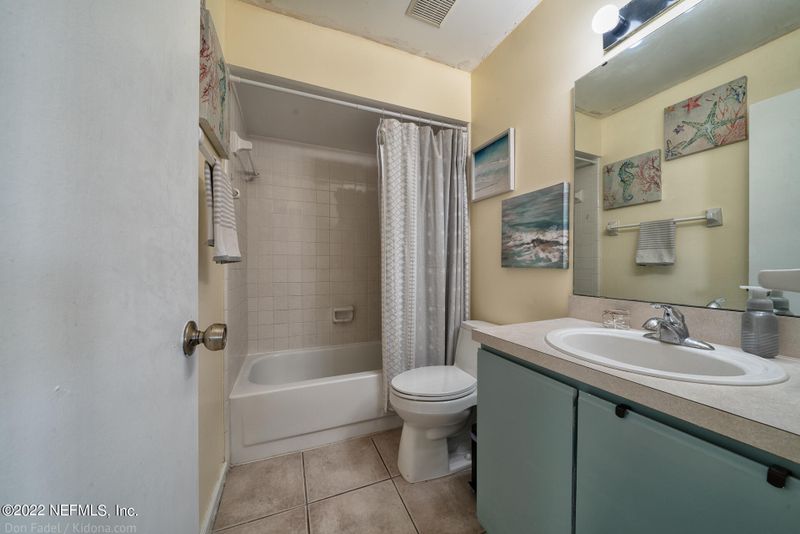 2420 Spring Vale Rd, Jacksonville, FL 32246