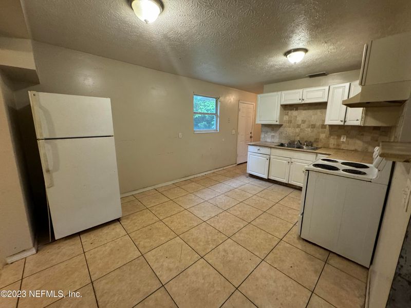 2422 Hugh Edwards Dr, Jacksonville, FL 32210