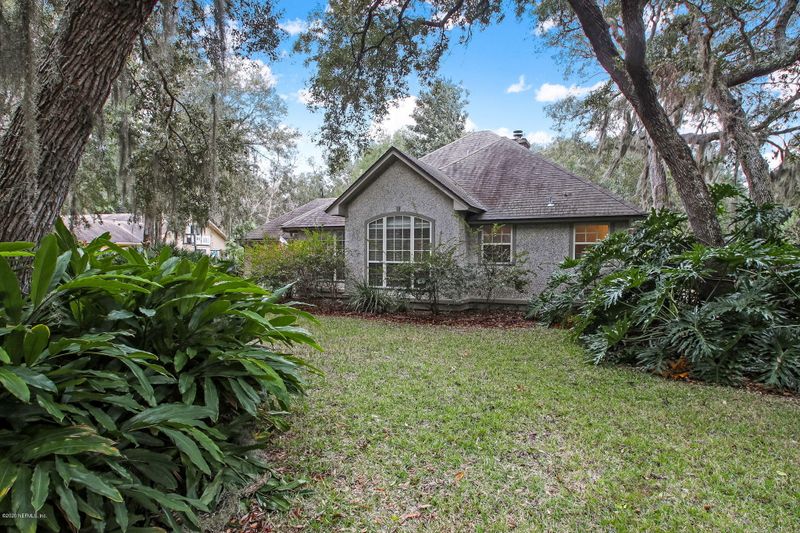 2422 Los Robles Dr, Fernandina Beach, FL 32034