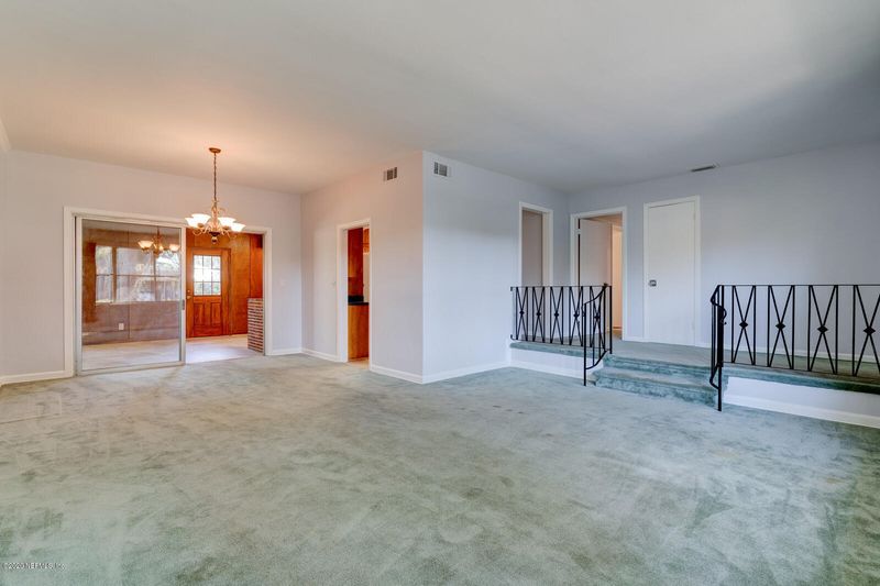 2425 Ironwood Dr, Jacksonville, FL 32216