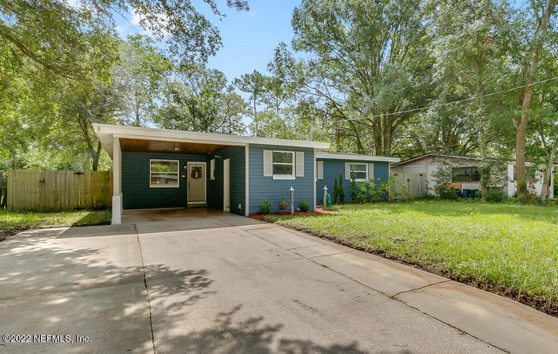 2425 Una Dr, Jacksonville, FL 32216