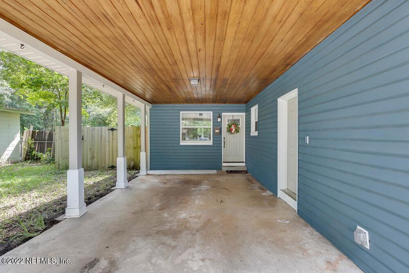 2425 Una Dr, Jacksonville, FL 32216
