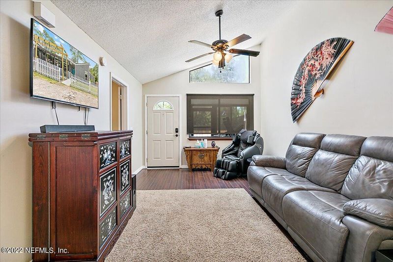 2427 Whispering Woods Blvd #1, Jacksonville, FL 32246