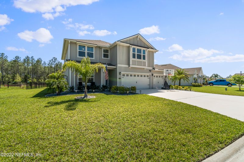 243 Queen Victoria Ave, St Johns, FL 32259